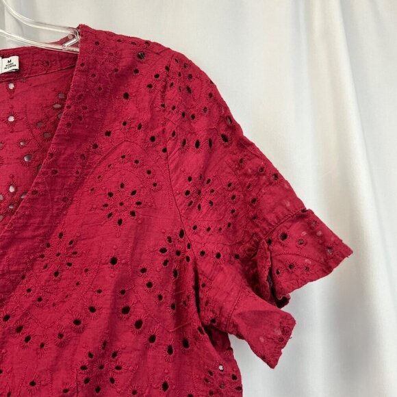 JUSTFAB Short Sleeve V-Neck Cutout Doily Button Up Top Burgundy Cropped Medium - Picture 3 of 8
